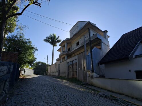 Linda casa em construção na Praia do Grant – Barra Velha com vista mar R$2.900.000