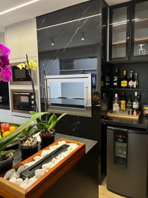 Sobrado Mobiliado a 400m da Praia em Itacolomi – 160m², 3 Quartos (1 Suíte), 2 Vagas, R$ 1.390.000,00 – Pronto para Morar!