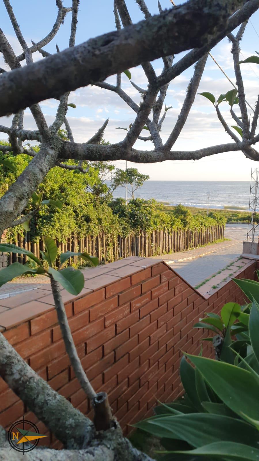 Foto do imóvel: 'Vende-se Casa Linda em Balneário Piçarras – Itacolomi!'