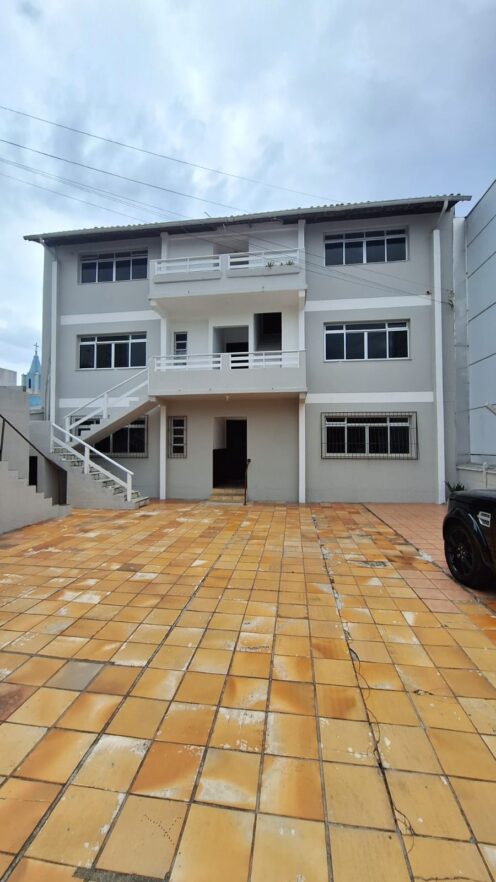 Apartamento para Aluguel no Centro – 2 Quartos, 100m², a 100m da Praia
