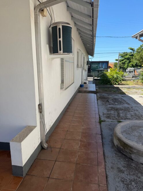 Casa para Locação no Centro – 3 Quartos a 50m da Praia