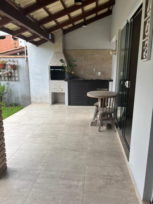 Aluguel Casa centro 2 quartos sendo um suíte master Vaga 2 carros 120 m2