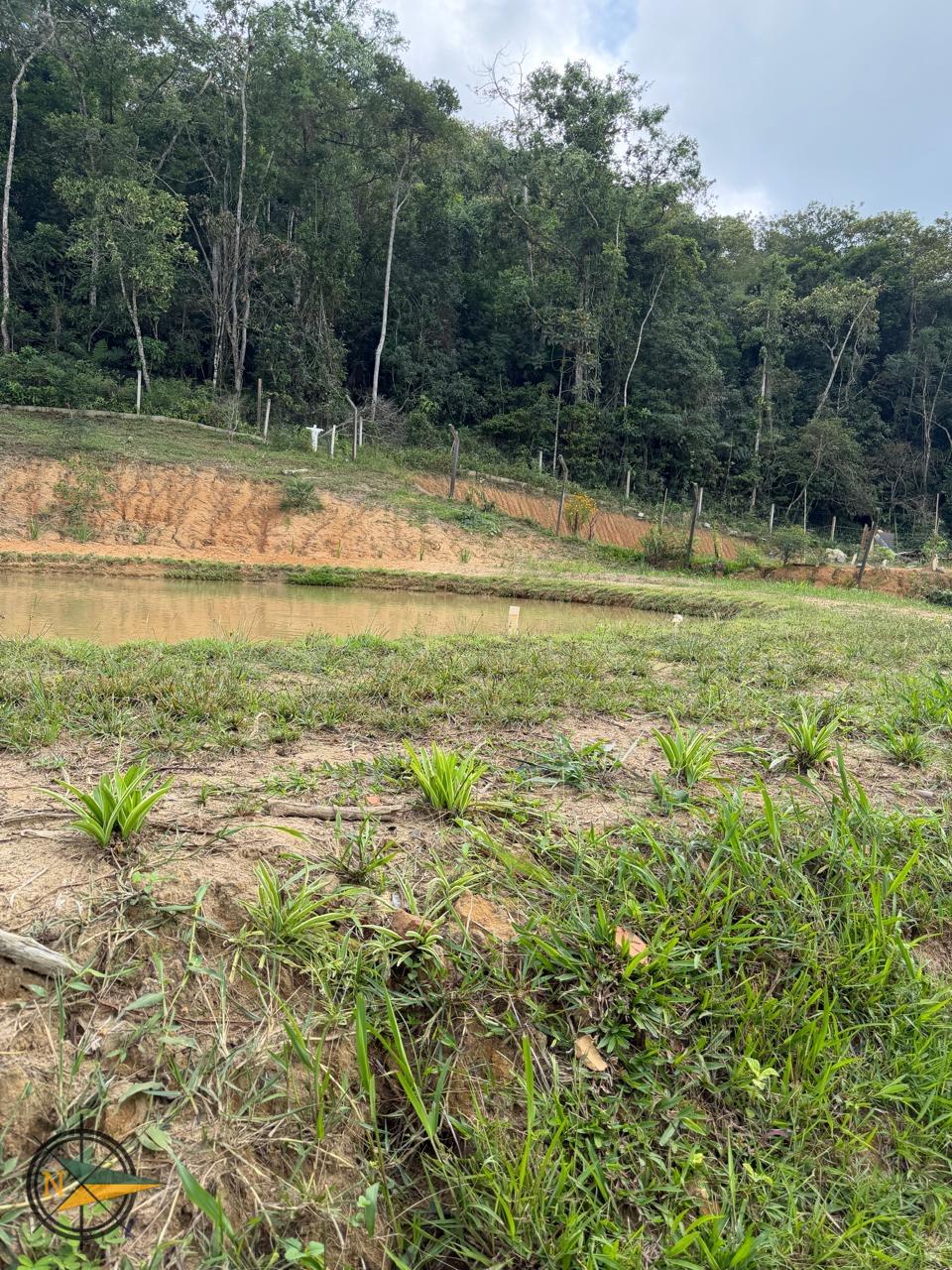Foto do imóvel: 'Oportunidade: Terreno de sítio com 1.100m² com lago perto da Parada Ferretti'