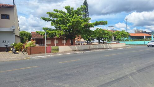 Terreno estratégico na avenida principal de Penha – 812m²