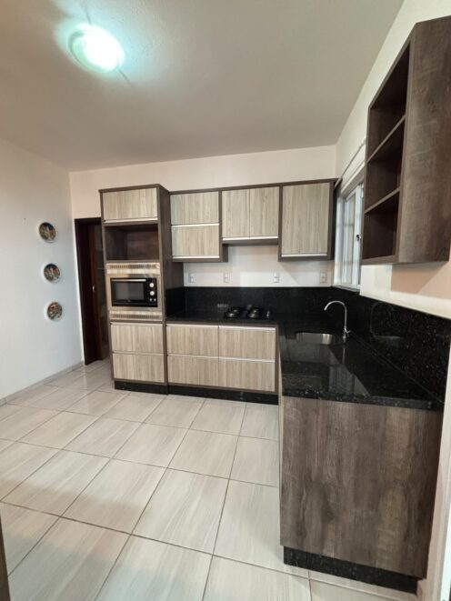 Casa com 120 m², localizada no bairro Itacolomi, em Balneário Piçarras, a apenas 200 metros da praia.
