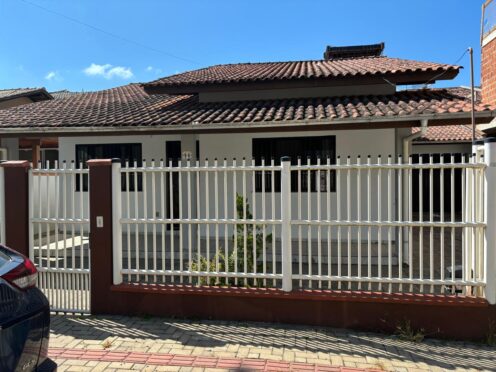 Casa para Aluguel em Itacolomi | 3 Quartos a 250m da Praia